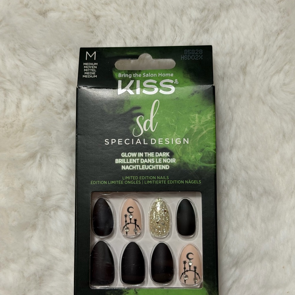 KISS Special Design Glow Nail Set - Black, Gold, Cream